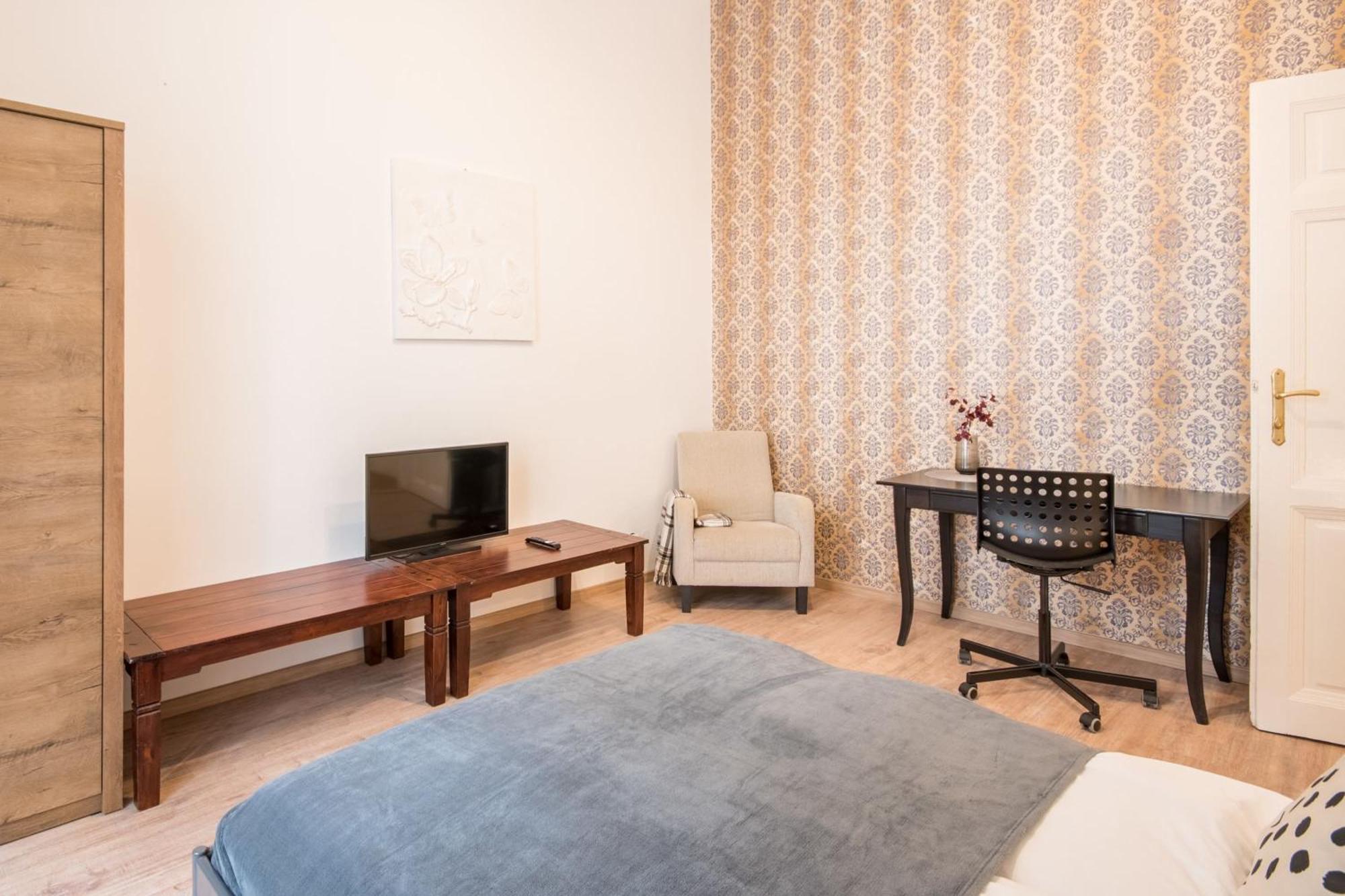 Comfy Large Budapest